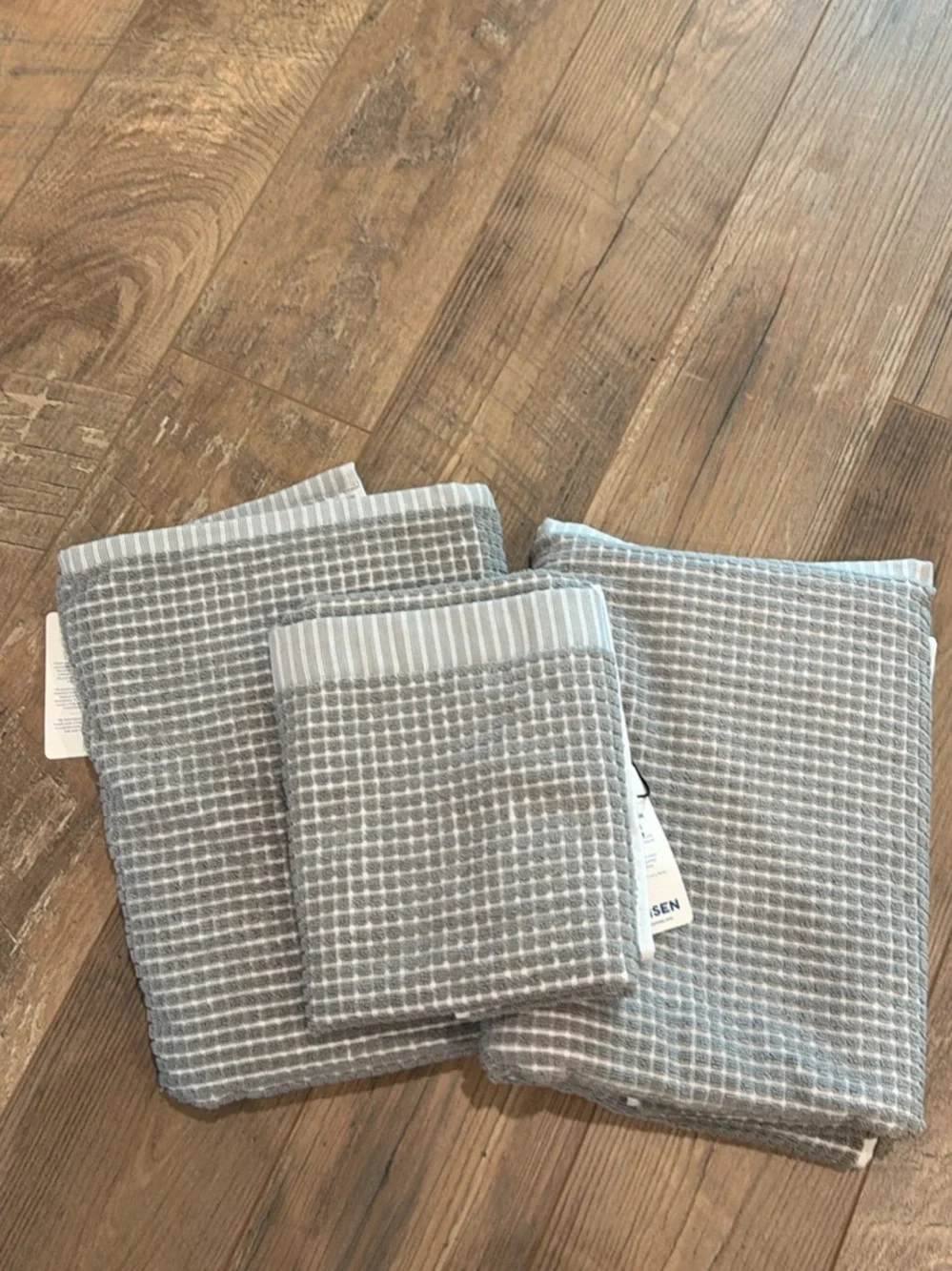 NWT Onsen Terry Waffles Towels & Bath Mat